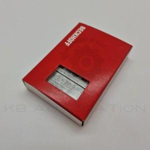 KL1702